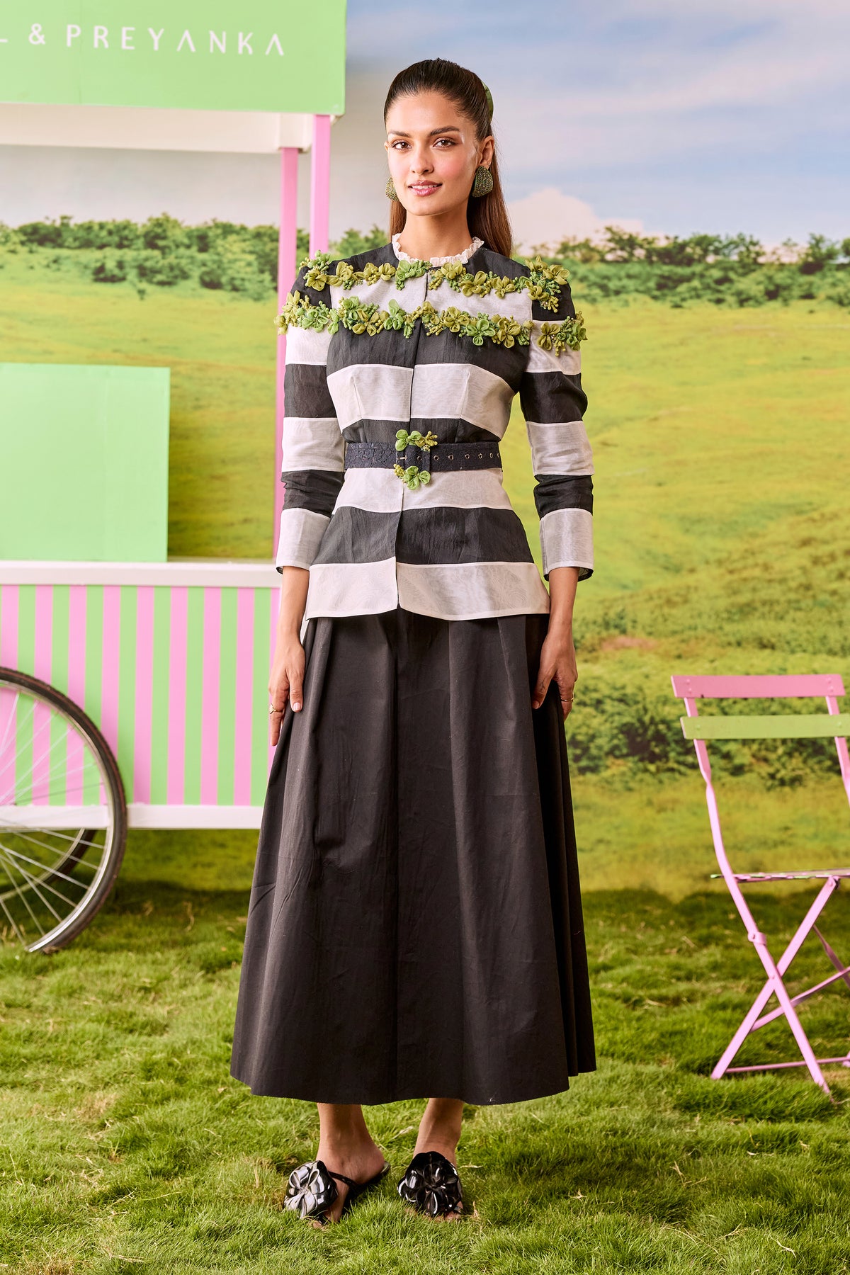 BLACK AND WHITE KIKI SKIRT SET